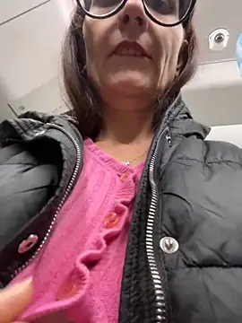 Snapshot of NataKitten chatting on November 2025 03:45:01 PM NataKitten online show from November 2025 03:45:01 PM