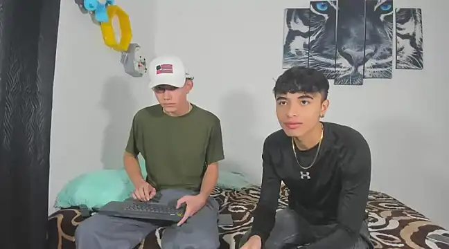 Snapshot of Maxxi_hot23 chatting on March 2025 01:18:01 PM Maxxi hot23 online show from March 2025 01:18:01 PM