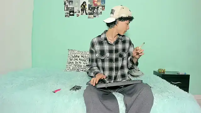 Maxxi hot23 online show from November 2025 08:42:02 PM