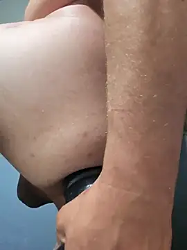 dylanroberts1995 online show from March 2025 11:09:01 PM