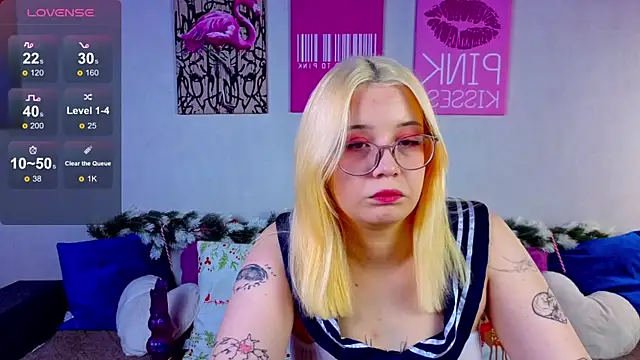 Snapshot of AuroraPrincess chatting on December 2025 01:19:01 PM AuroraPrincess online show from December 2025 01:19:01 PM