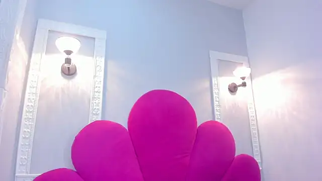 Bonniie 22 online show from October 2025 02:02:02 PM