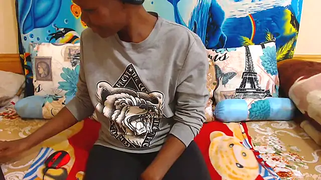 ChocolateClit online show from October 2025 04:39:01 PM