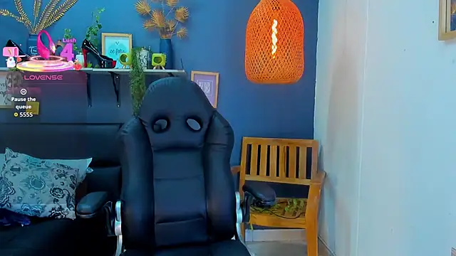 yessila parker online show from March 2026 09:26:02 AM