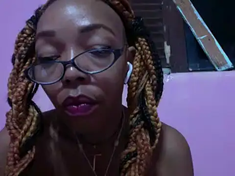 Ladyzee25 online show from February 2026 01:39:02 AM