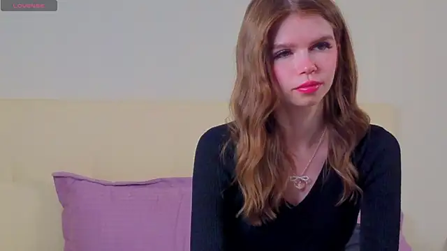 Snapshot of AmityDilley chatting on October 2025 06:19:02 AM AmityDilley online show from October 2025 06:19:02 AM