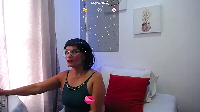 CarolinneFiotti online show from March 2025 06:29:01 PM