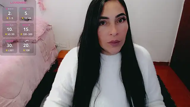 Snapshot of luna_lgomez_ chatting on March 2025 10:02:02 AM luna lgomez online show from March 2025 10:02:02 AM