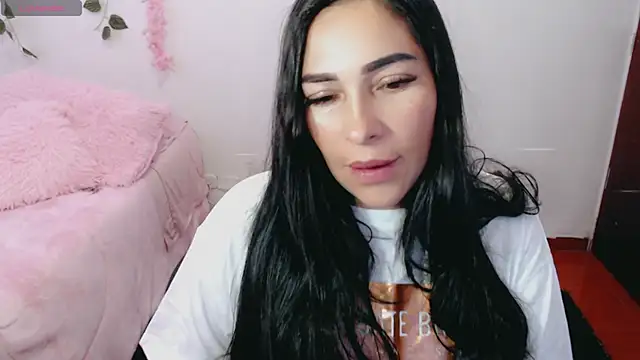 Snapshot of luna_lgomez_ chatting on March 2025 11:25:02 AM luna lgomez online show from March 2025 11:25:02 AM