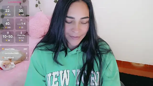 Snapshot of luna_lgomez_ chatting on March 2025 02:23:01 PM luna lgomez online show from March 2025 02:23:01 PM