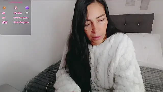 luna lgomez  online show from November 2025 12:41:02 PM