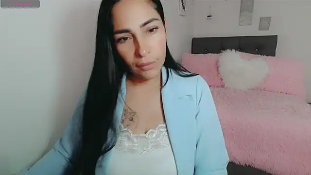 luna lgomez  online show from December 2025 11:38:02 AM