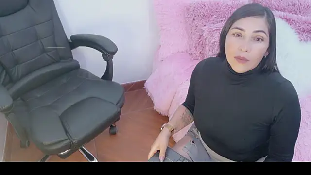 Snapshot of luna_lgomez_ chatting on June 2026 12:13:01 AM luna lgomez online show from June 2026 12:13:01 AM