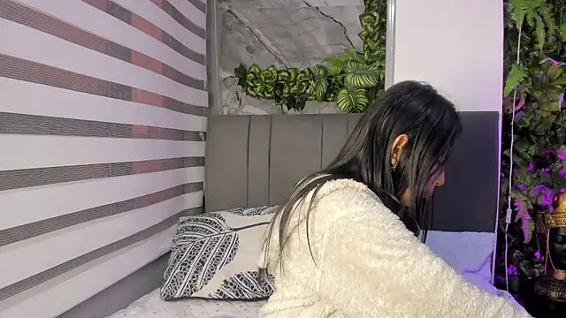 Fernanda liie  online show from December 2025 11:28:02 AM