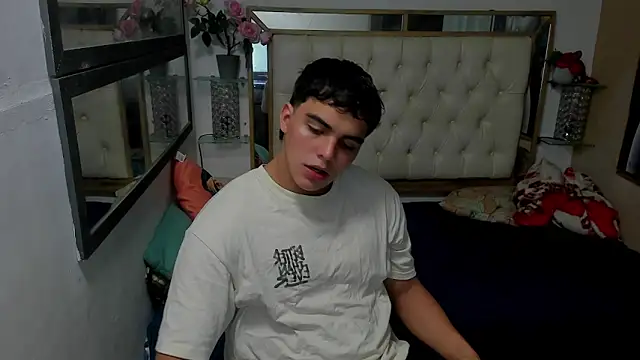 heiker  online show from December 2025 02:39:02 AM