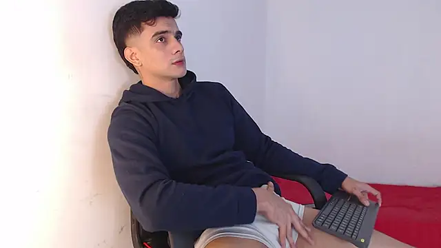 Snapshot of adam_levis17 chatting on October 2025 07:16:01 AM adam levis17 online show from October 2025 07:16:01 AM