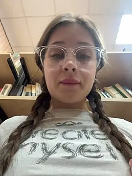 Snapshot of melicious_ chatting on February 2026 06:42:01 AM melicious online show from February 2026 06:42:01 AM