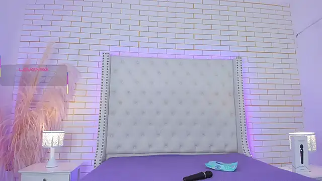 Snapshot of Emilly_wilson_ chatting on October 2025 11:30:01 AM Emilly wilson online show from October 2025 11:30:01 AM