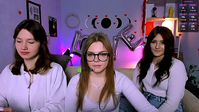 Snapshot of helli_belli chatting on February 2026 08:26:02 PM helli belli online show from February 2026 08:26:02 PM