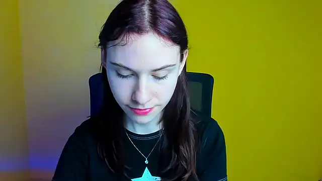 Snapshot of Fiona_Night chatting on March 2025 09:16:01 PM Fiona Night online show from March 2025 09:16:01 PM