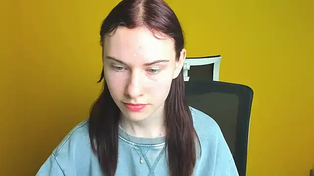 Snapshot of Fiona_Night chatting on March 2025 06:18:01 PM Fiona Night online show from March 2025 06:18:01 PM