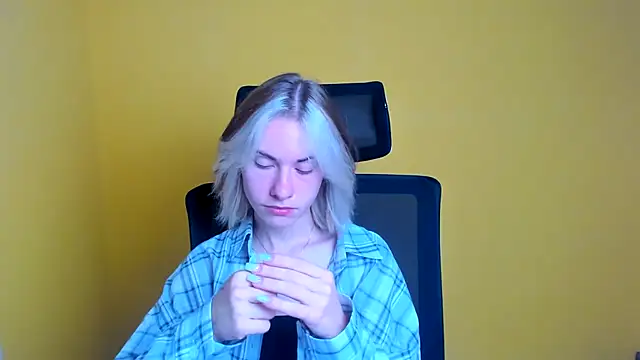 Snapshot of Fiona_Night chatting on September 2025 05:29:01 AM Fiona Night online show from September 2025 05:29:01 AM