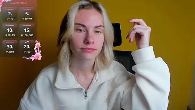 Snapshot of Fiona_Night chatting on October 2025 05:17:02 AM Fiona Night online show from October 2025 05:17:02 AM