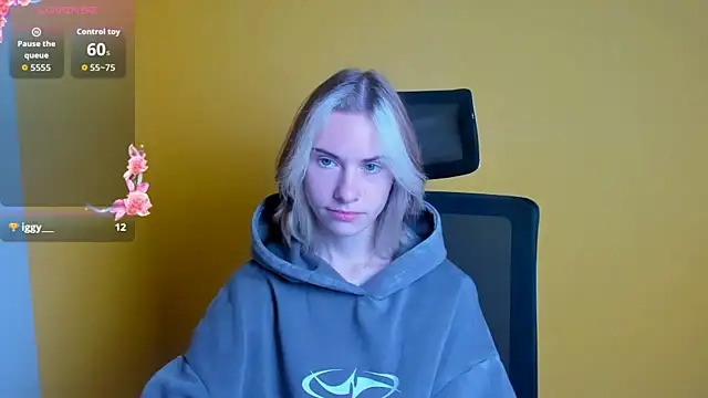 Snapshot of Fiona_Night chatting on October 2025 05:06:01 AM Fiona Night online show from October 2025 05:06:01 AM