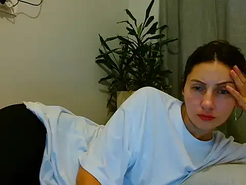 Snapshot of Irina9793 chatting on June 2026 06:21:01 PM Irina9793 online show from June 2026 06:21:01 PM
