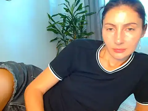 Snapshot of Irina9793 chatting on June 2026 06:38:02 AM Irina9793 online show from June 2026 06:38:02 AM