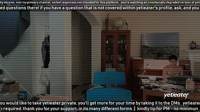 Snapshot of yetieater chatting on January 2025 10:31:02 PM yetieater online show from January 2025 10:31:02 PM