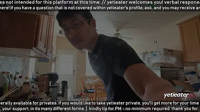 Snapshot of yetieater chatting on February 2026 06:58:01 PM yetieater online show from February 2026 06:58:01 PM