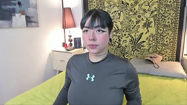 Aria and orien online show from November 2025 11:24:02 AM