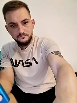 Snapshot of iurinicola chatting on February 2026 09:46:01 PM iurinicola online show from February 2026 09:46:01 PM