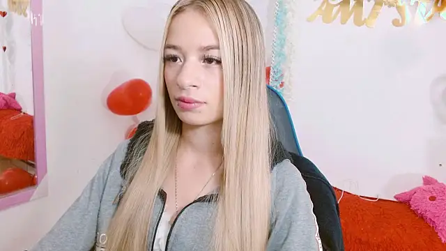 Snapshot of hannah_026 chatting on September 2025 11:43:01 AM hannah 026 online show from September 2025 11:43:01 AM