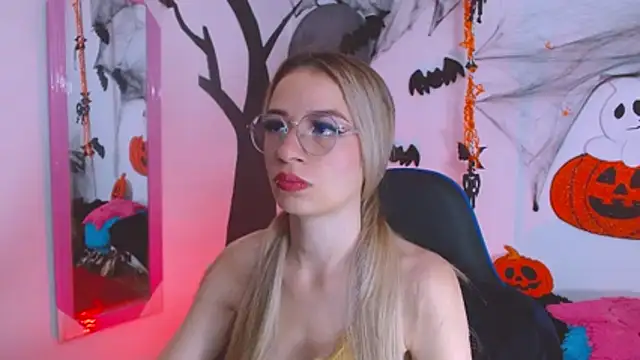 Snapshot of hannah_026 chatting on October 2025 10:41:01 AM hannah 026 online show from October 2025 10:41:01 AM