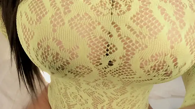 Snapshot of Hannahx__ chatting on January 2025 10:29:02 AM Hannahx online show from January 2025 10:29:02 AM