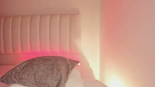 Snapshot of Hannahx__ chatting on October 2025 03:45:01 PM Hannahx online show from October 2025 03:45:01 PM