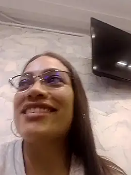 Ehilyn online show from December 2025 09:30:01 PM