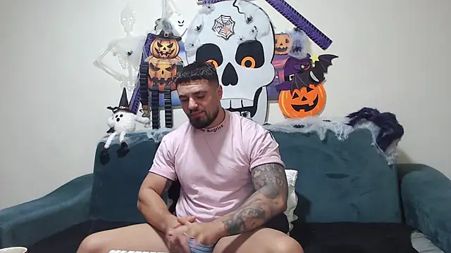 Snapshot of Tiberius_hunk chatting on October 2025 08:15:02 AM Tiberius hunk online show from October 2025 08:15:02 AM