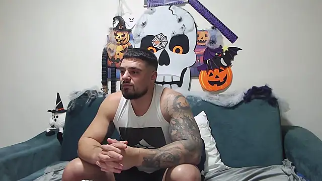 Snapshot of Tiberius_hunk chatting on November 2025 07:04:02 PM Tiberius hunk online show from November 2025 07:04:02 PM