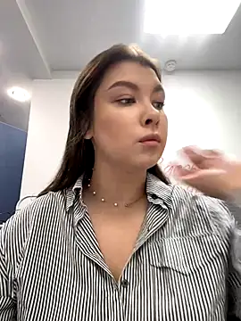 Snapshot of HannaJohnson chatting on December 2025 06:20:02 AM HannaJohnson online show from December 2025 06:20:02 AM