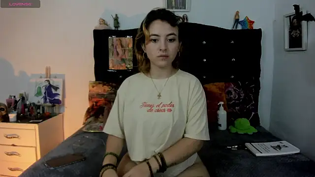 young jung online show from November 2025 09:07:01 PM