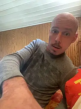 Snapshot of Mac_ThunderCock chatting on March 2025 03:05:02 PM Mac ThunderCock online show from March 2025 03:05:02 PM