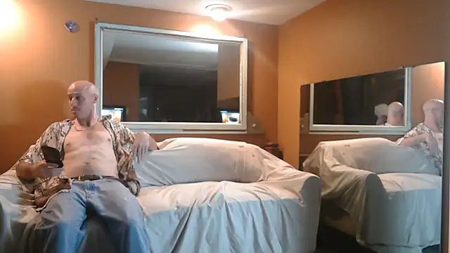 Mac ThunderCock online show from July 2026 02:04:02 AM