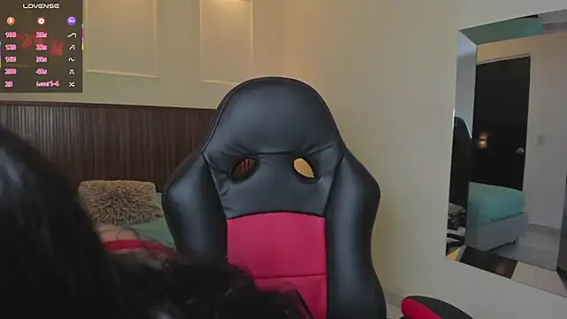 Snapshot of AGATHASMITH5 chatting on November 2025 03:19:02 AM AGATHASMITH5 online show from November 2025 03:19:02 AM