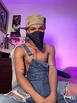 Snapshot of CRAZY-BOY99 chatting on May 2026 12:51:02 AM CRAZY-BOY99 online show from May 2026 12:51:02 AM