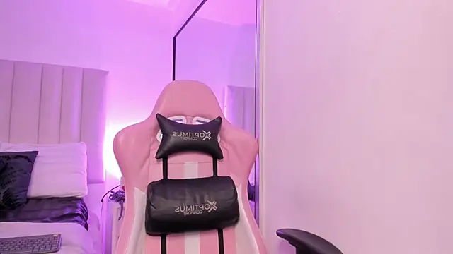 Snapshot of SaritaBratz chatting on March 2025 10:31:02 PM SaritaBratz online show from March 2025 10:31:02 PM