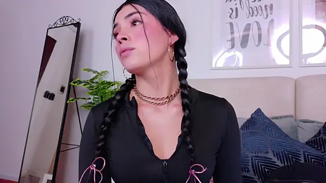 Snapshot of SaritaBratz chatting on November 2025 08:40:02 PM SaritaBratz online show from November 2025 08:40:02 PM