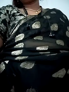 Snapshot of Neha-Bhabhi-Rasily chatting on November 2025 06:43:02 PM Neha-Bhabhi-Rasily online show from November 2025 06:43:02 PM